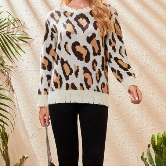 Leopard Print Sweater in M - Picture 3 of 5